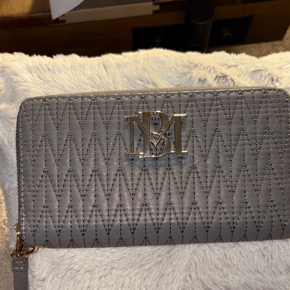 NWT Stylish Gray Quilted Women's Wallet